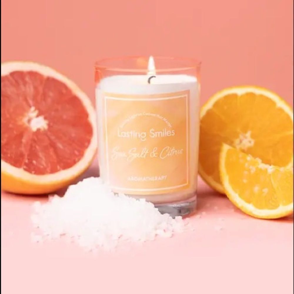 Lasting Smiles Sea Salt &Citrus Aromatherapy Cause Candle
Adding elevated warmth